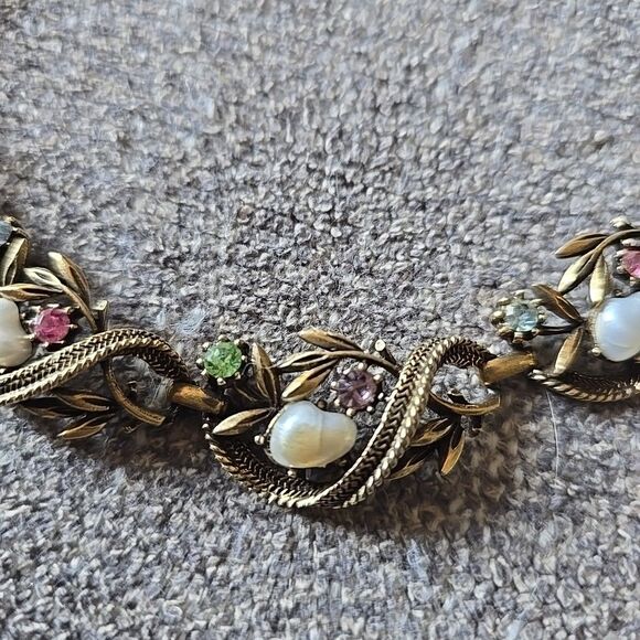 1960s Coro Necklace Gold Tone Faux Pearl Crystals Rhinestone 16.5" Adjustable - Picture 3 of 10